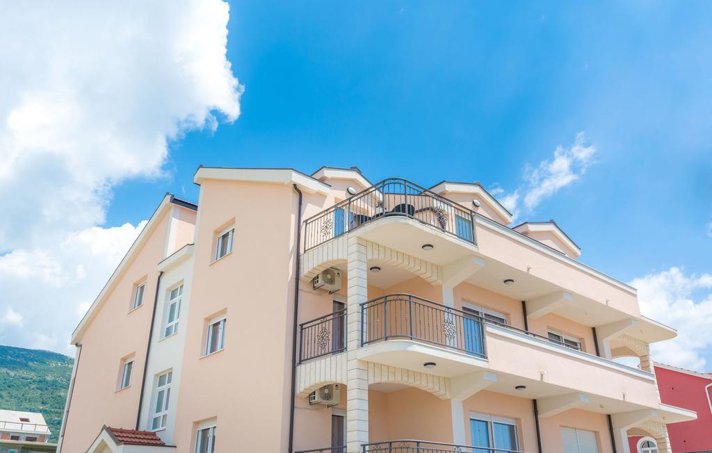 Villa Apartments Kordic Kaštela Eksteriør billede