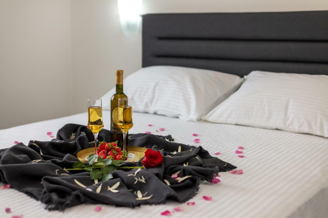 Villa Apartments Kordic Kaštela Eksteriør billede