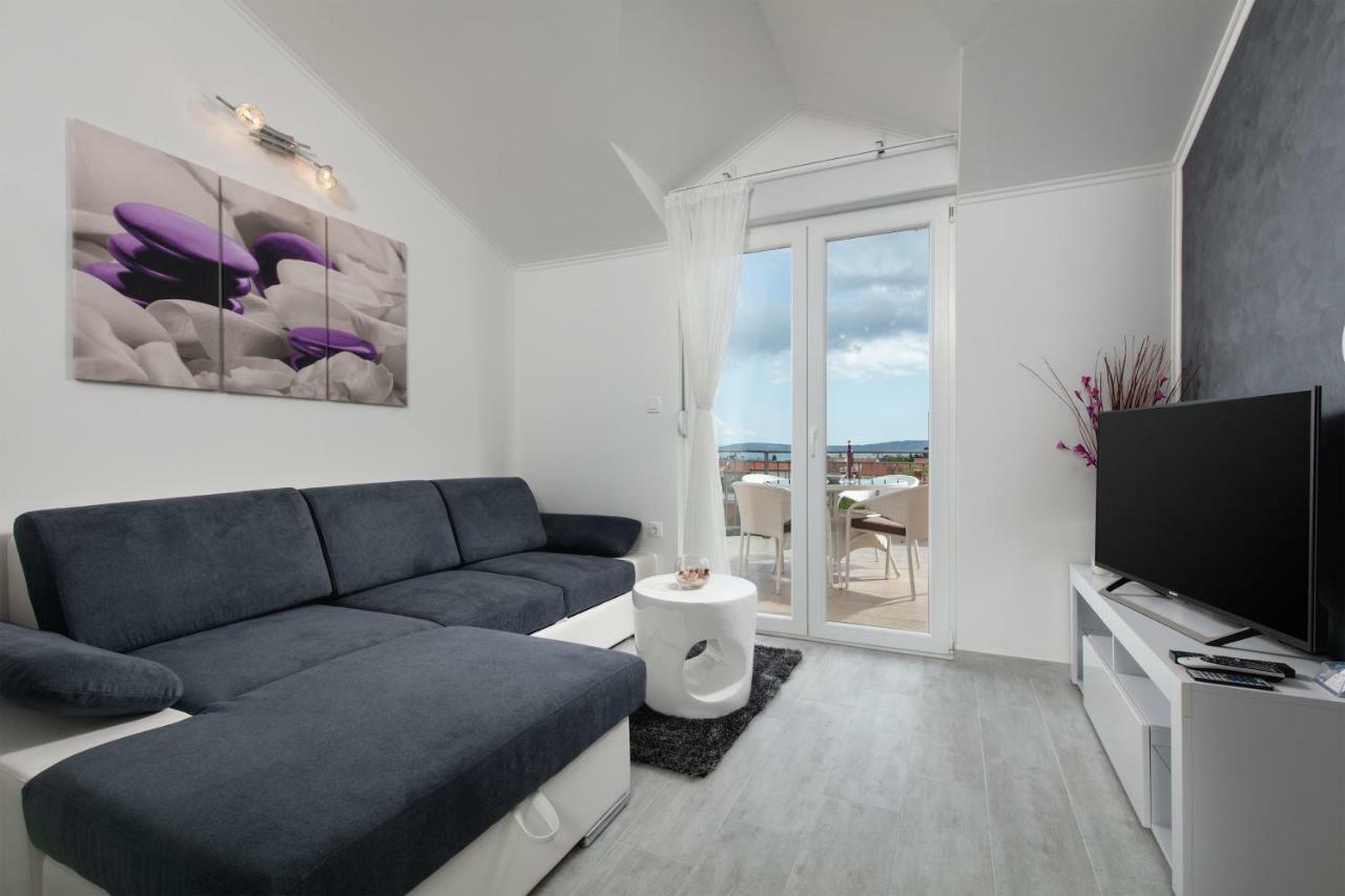 Villa Apartments Kordic Kaštela Eksteriør billede