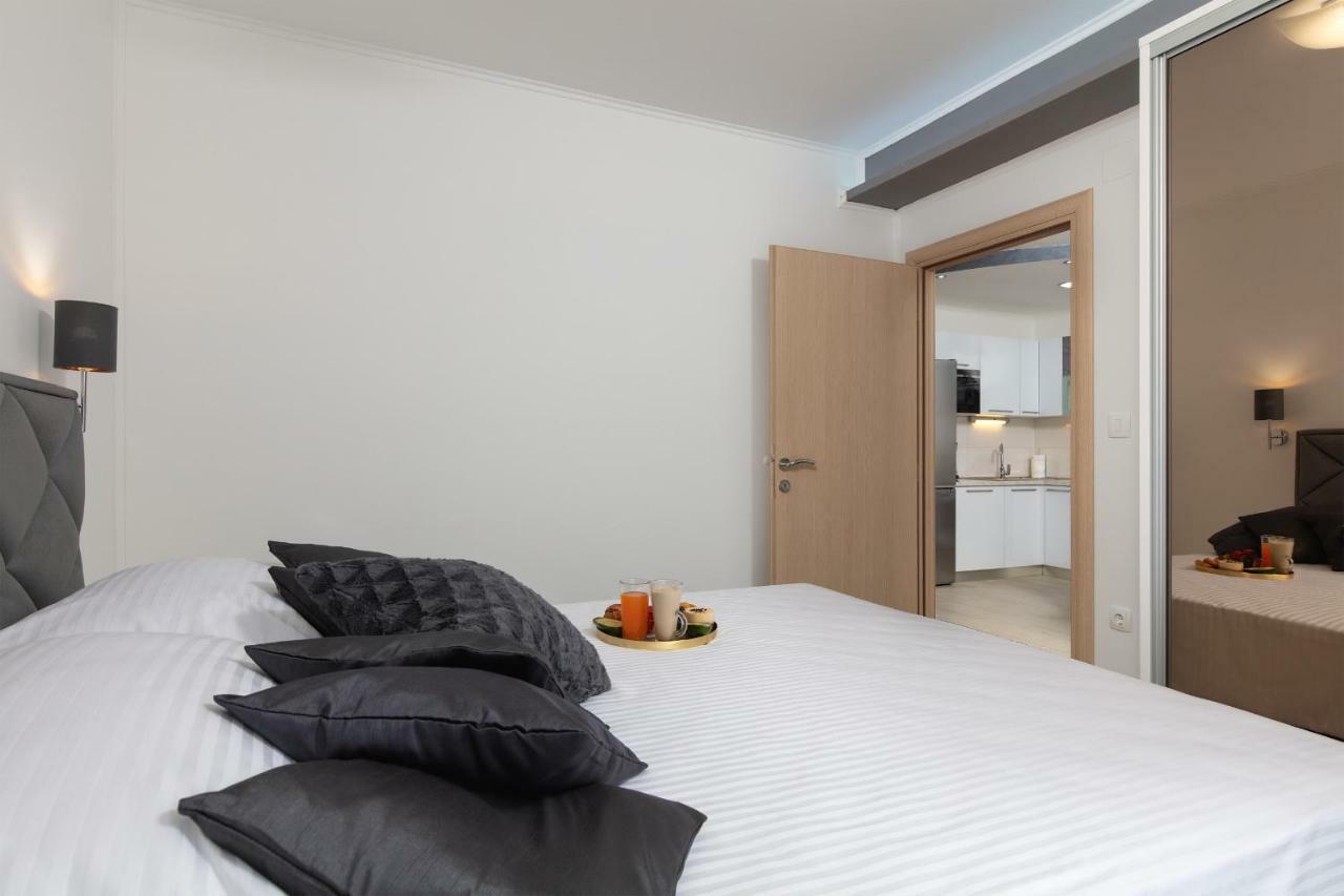 Villa Apartments Kordic Kaštela Eksteriør billede