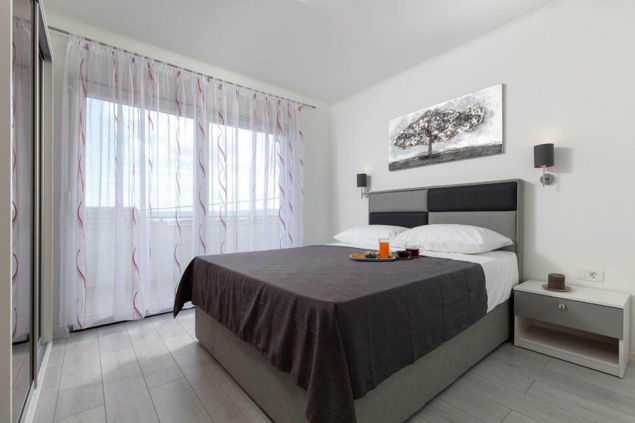 Villa Apartments Kordic Kaštela Eksteriør billede